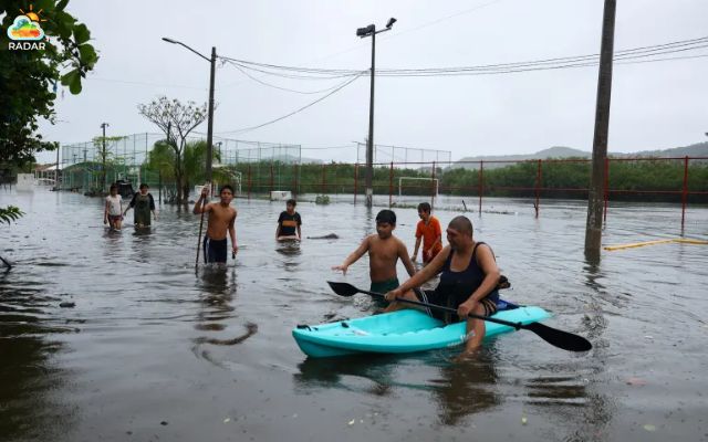 Heavy downpours prompt safety measures in vulnerable coastal areas